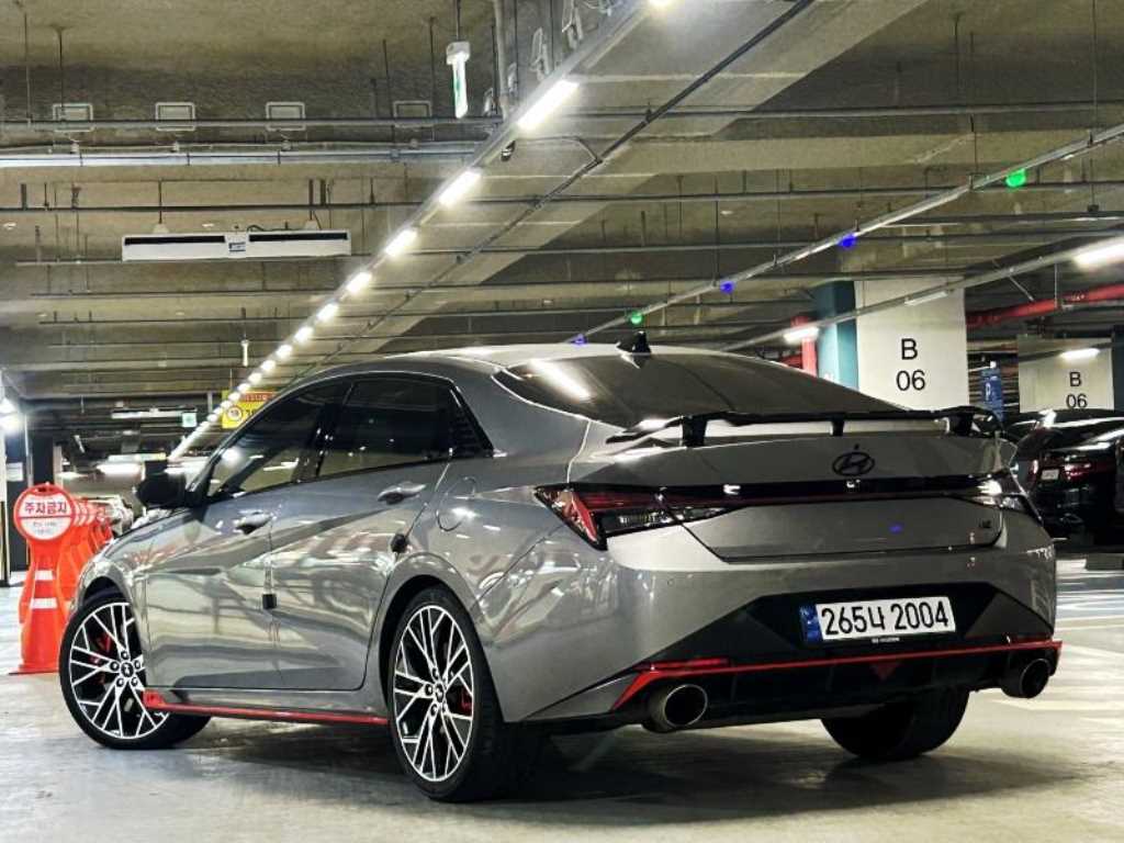 HYUNDAI Avante - Vista 2