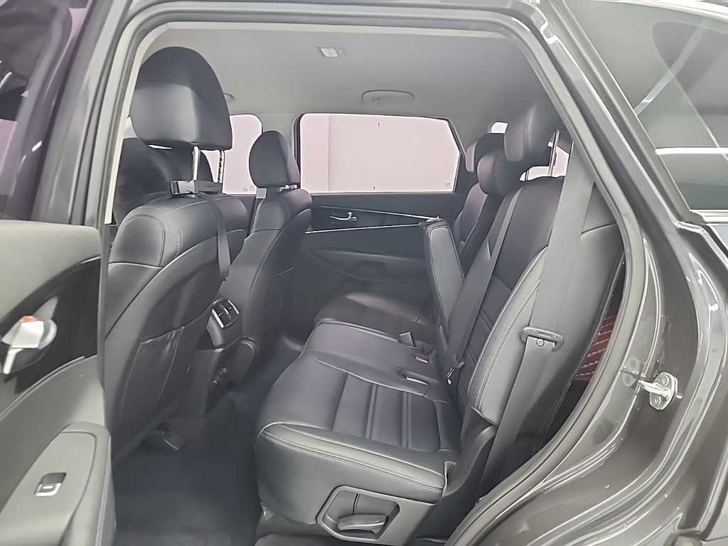 KIA Sorento - Vista 12