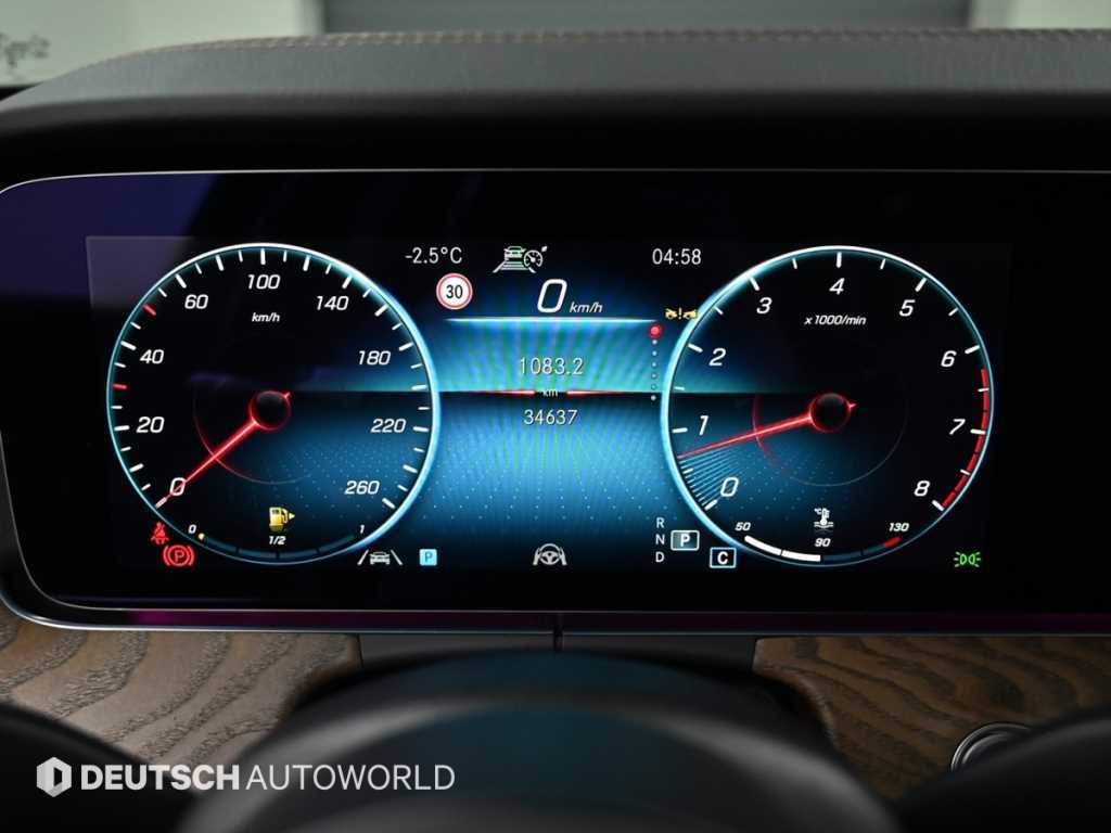 Mercedes Benz E class - Vista 8