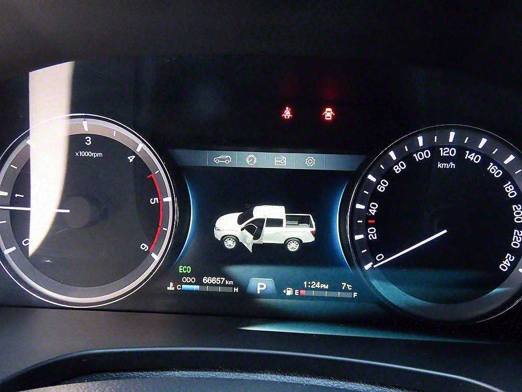 Ssangyong Rexton - Vista 9