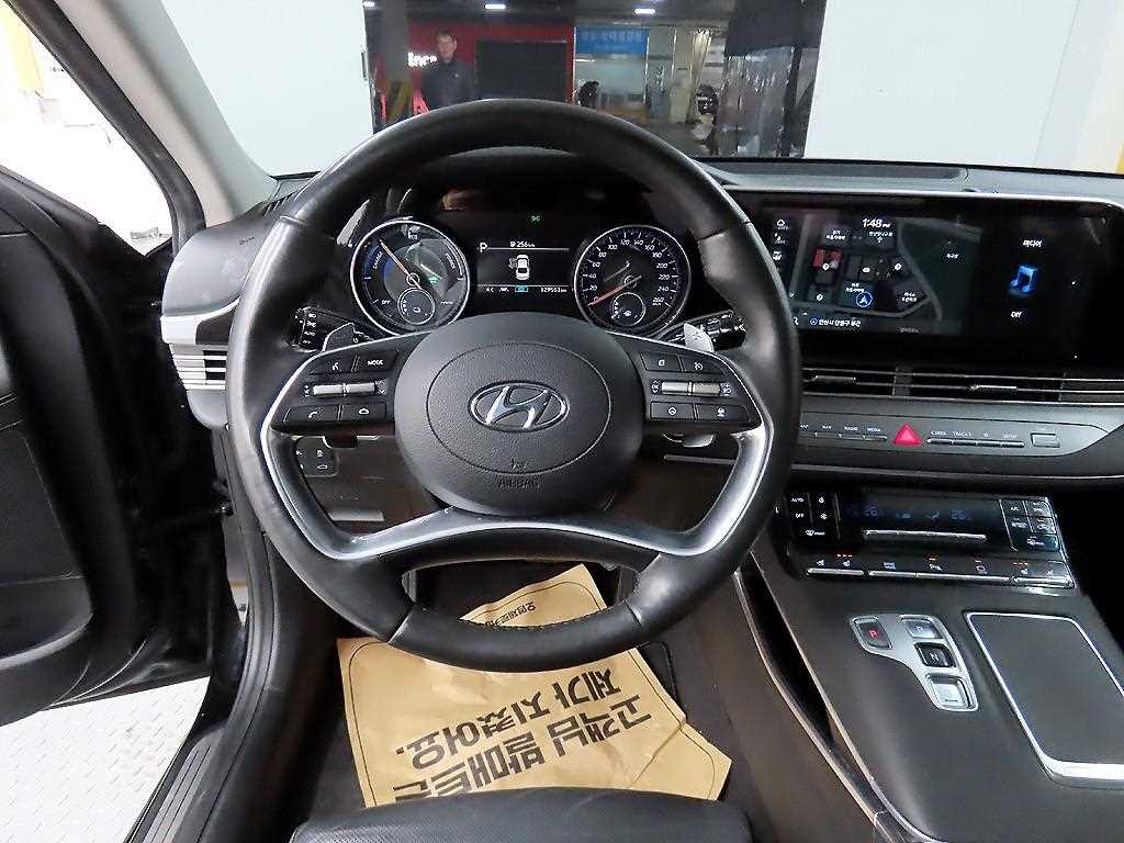 HYUNDAI Grandeur - Vista 9