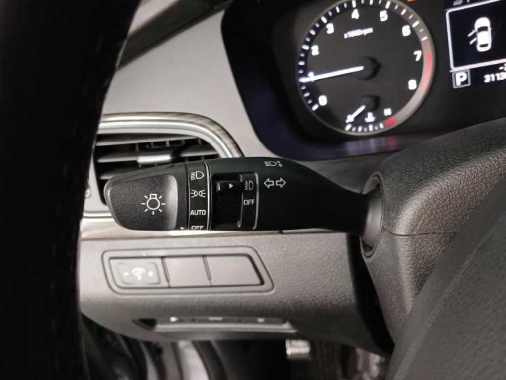 HYUNDAI Sonata - Vista 12