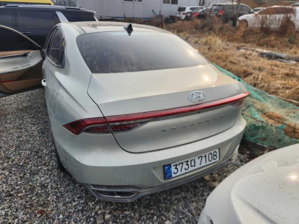 HYUNDAI Grandeur - Vista 3