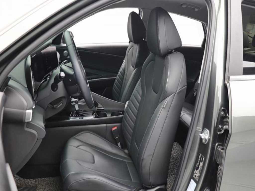 HYUNDAI Avante - Vista 9