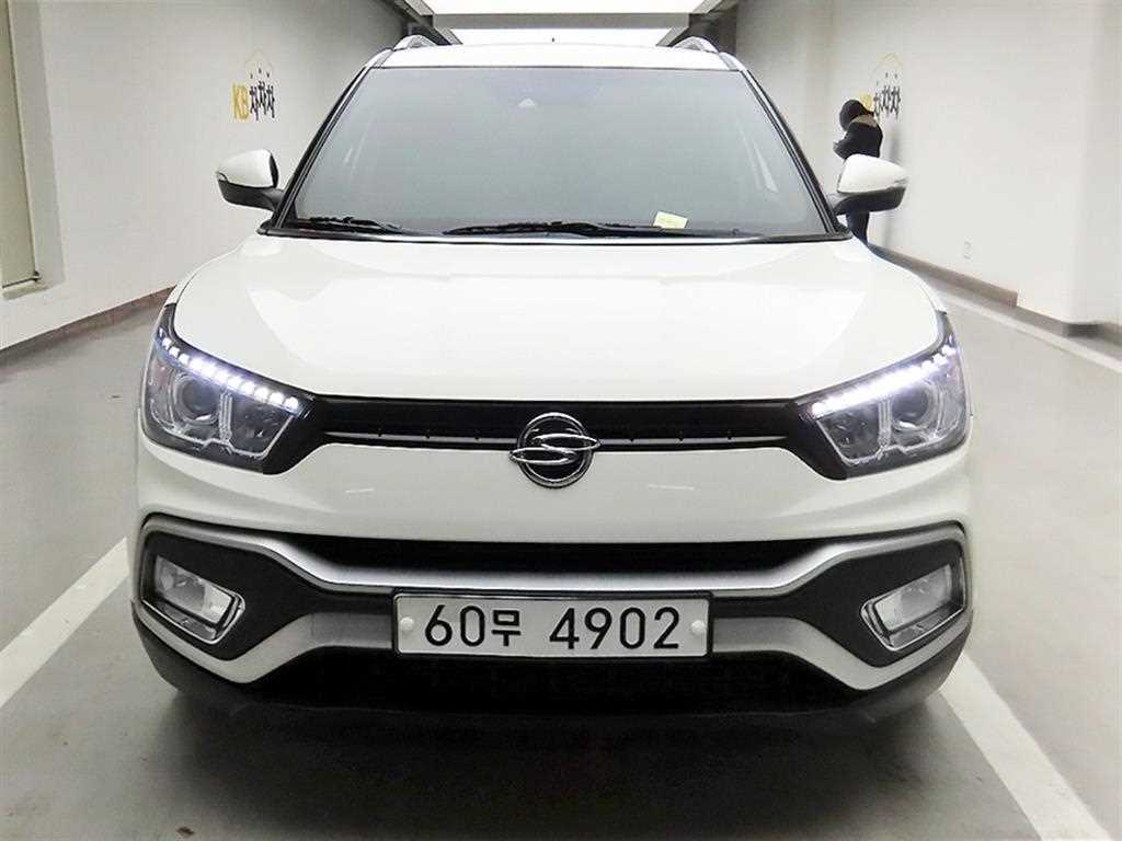 Ssangyong Tivoli 2019 Blanco - Importación desde Corea - HF Imports Iquique - Foto 1