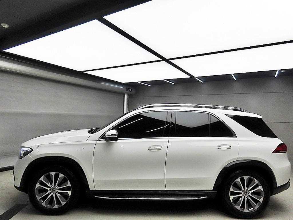 Mercedes Benz GLE Class - Vista 4