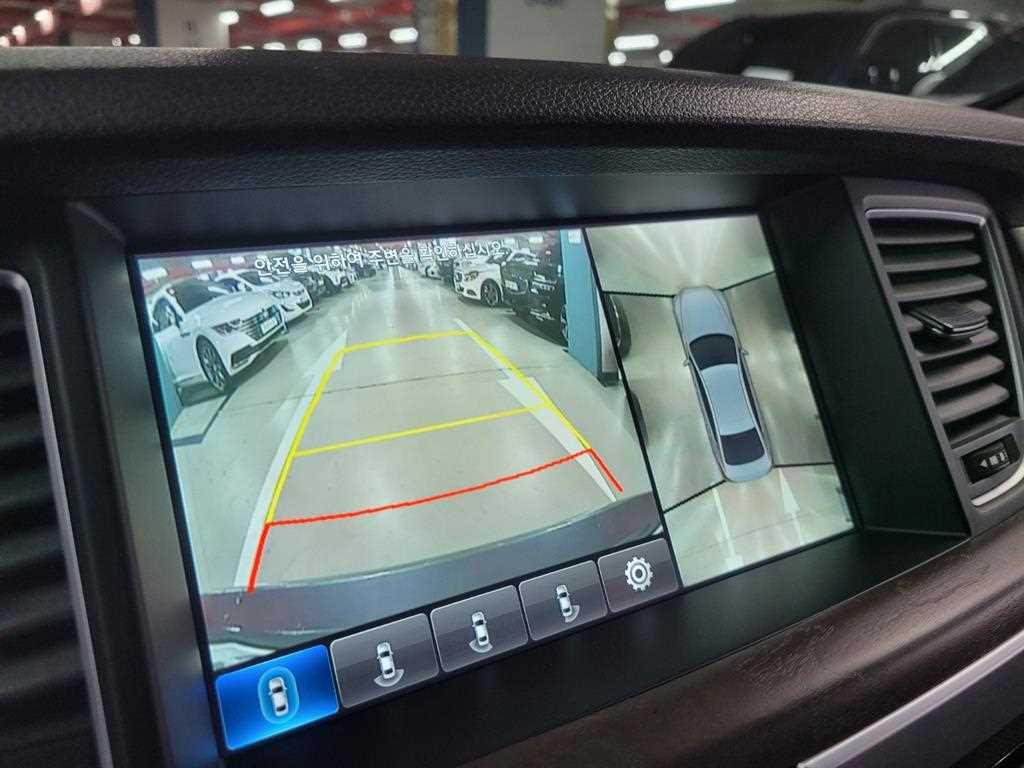 HYUNDAI Genesis - Vista 10