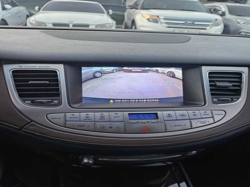 HYUNDAI Genesis - Vista 9