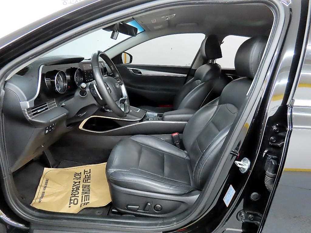 HYUNDAI Grandeur - Vista 5