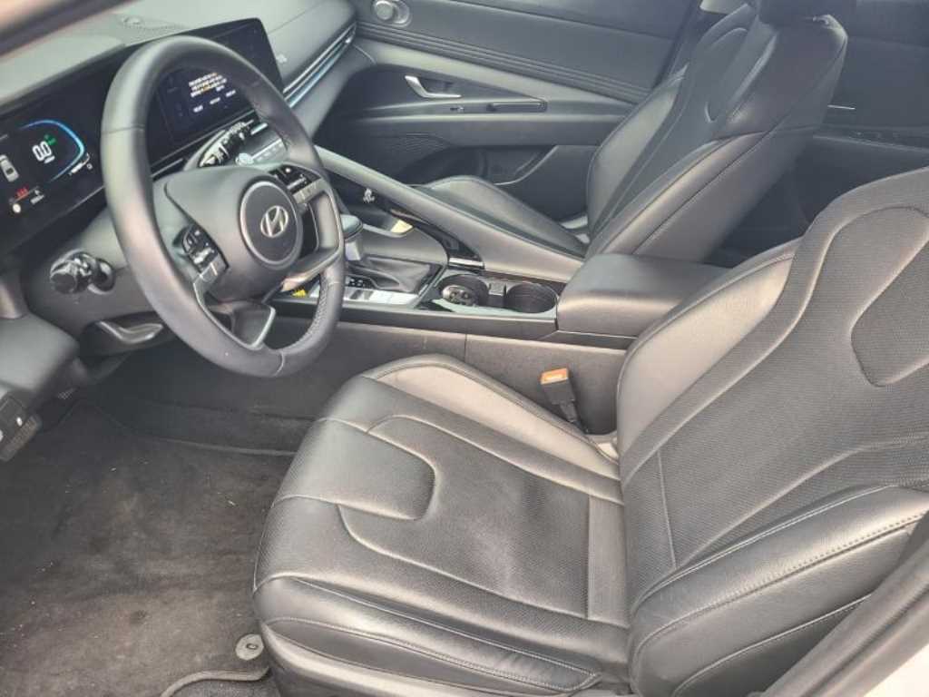 HYUNDAI Avante - Vista 9