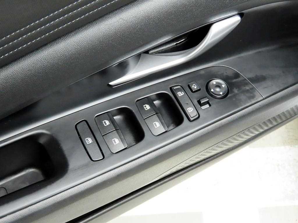 HYUNDAI Avante - Vista 12