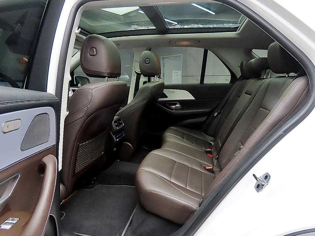 Mercedes Benz GLE Class - Vista 6