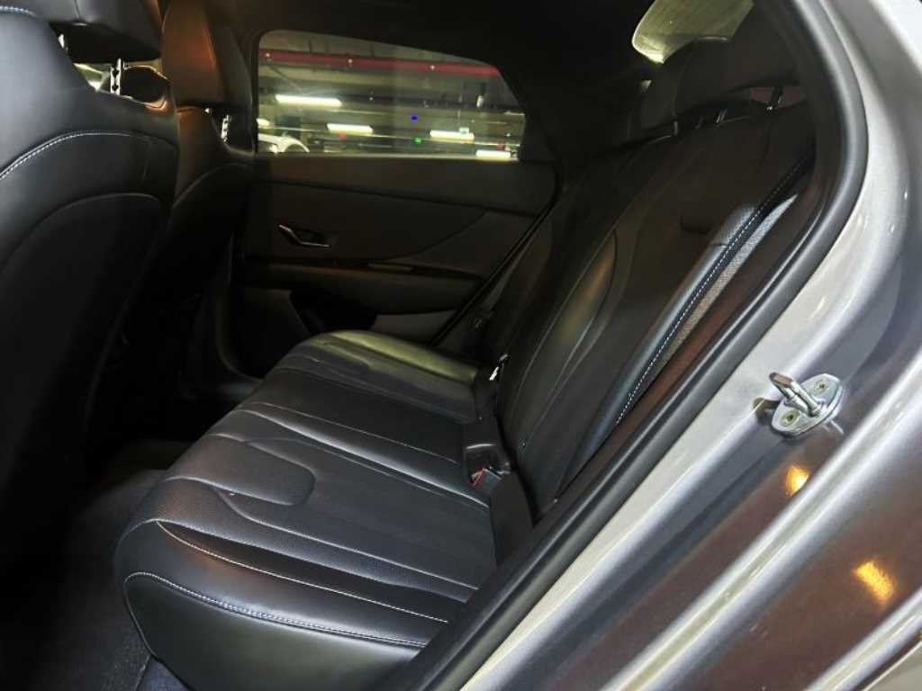 HYUNDAI Avante - Vista 11