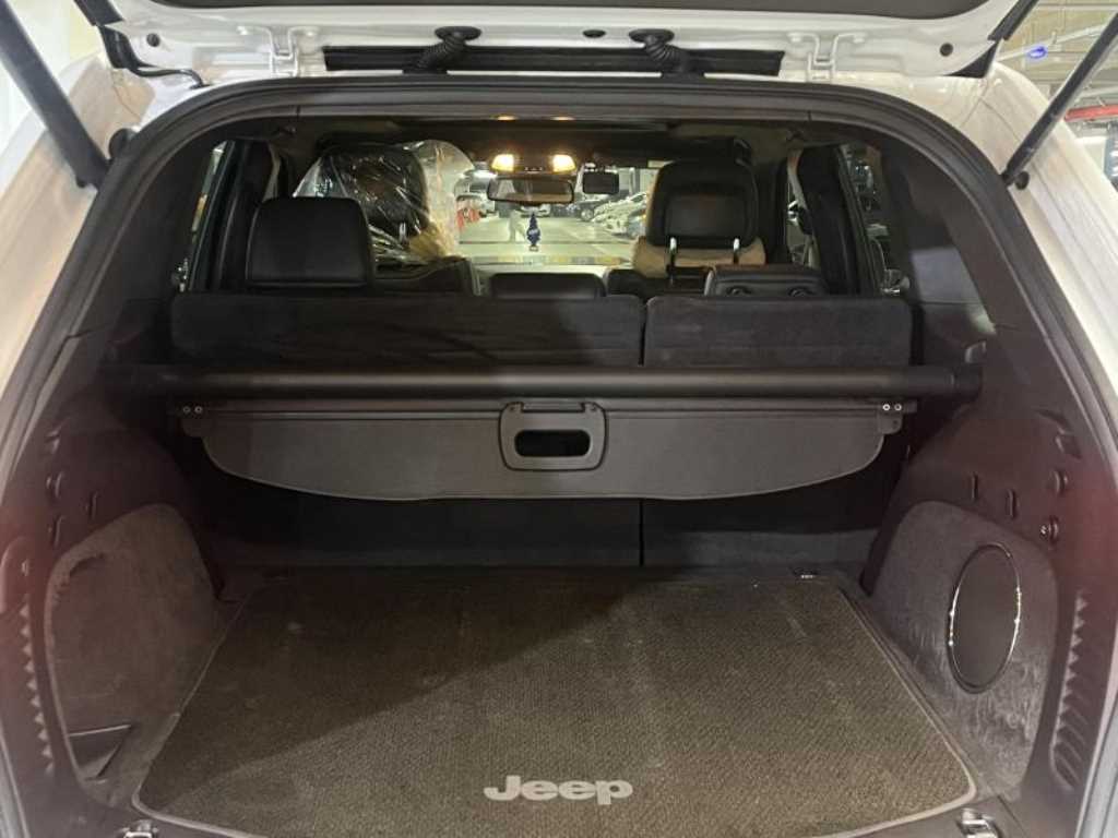 Jeep Cherokee - Vista 6