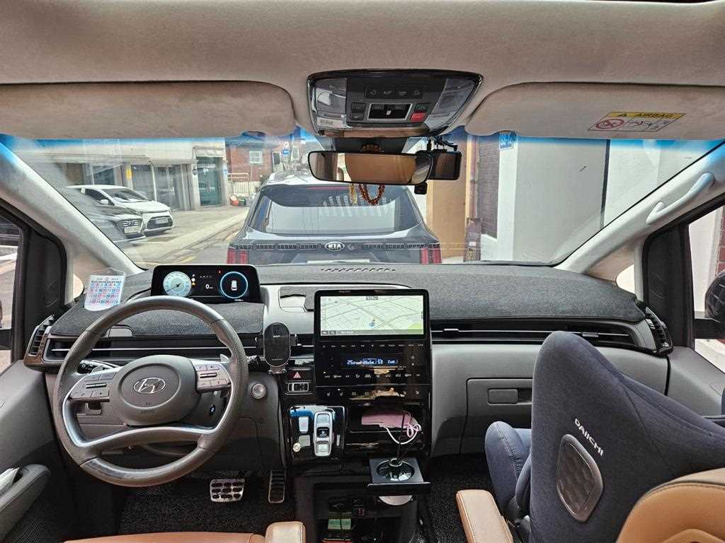 HYUNDAI Staria - Vista 5