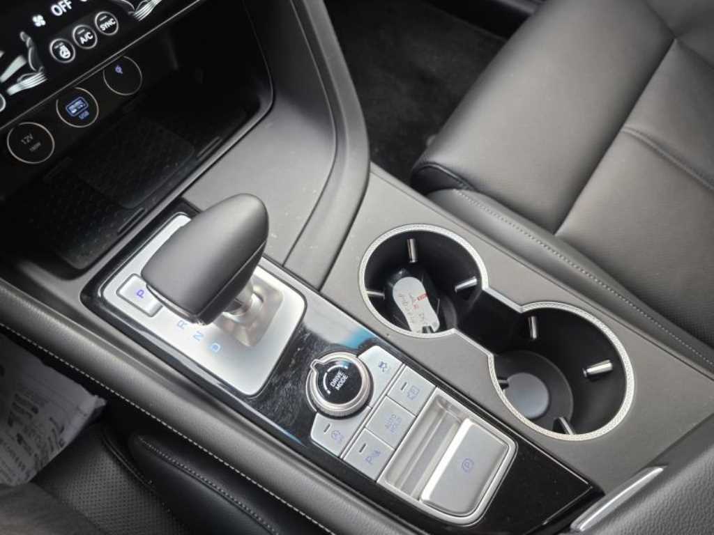 Genesis G70 - Vista 10