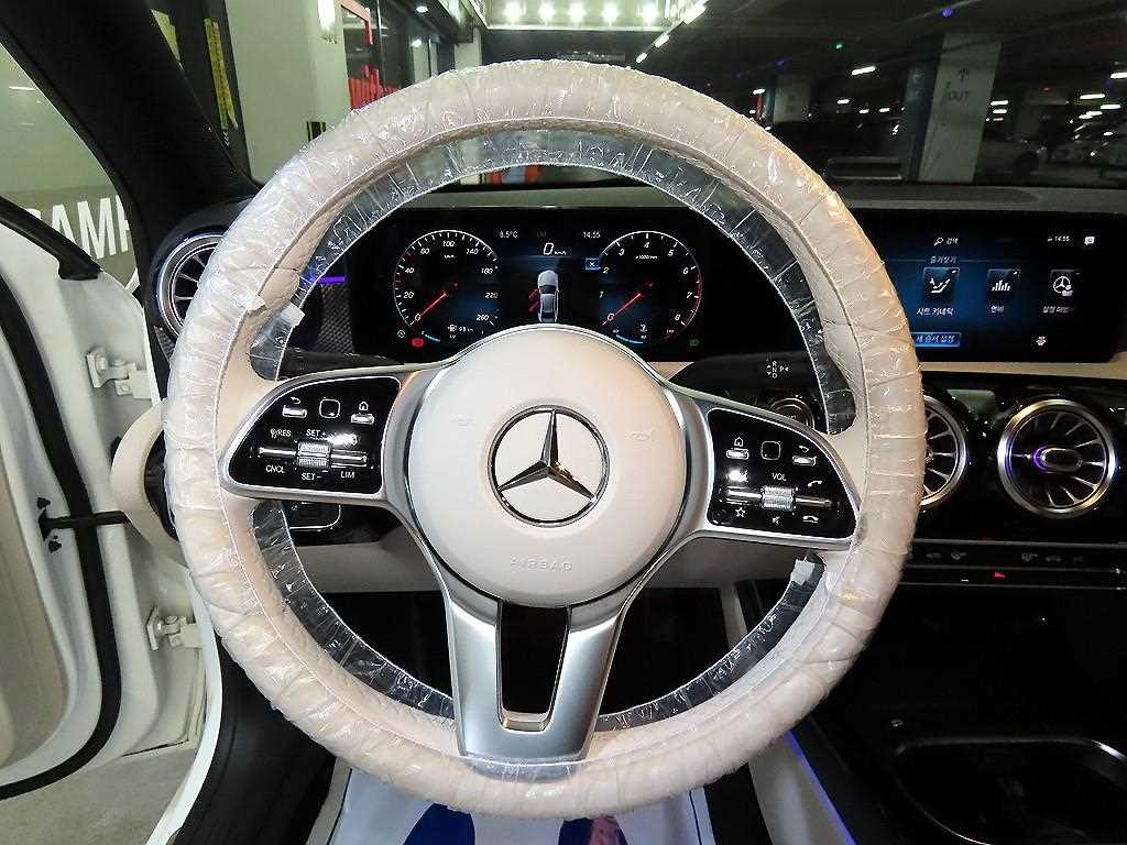 Mercedes Benz A Class - Vista 9