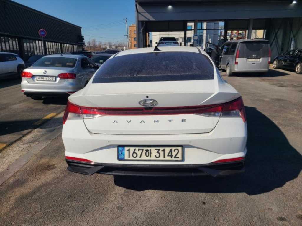 HYUNDAI Avante - Vista 4