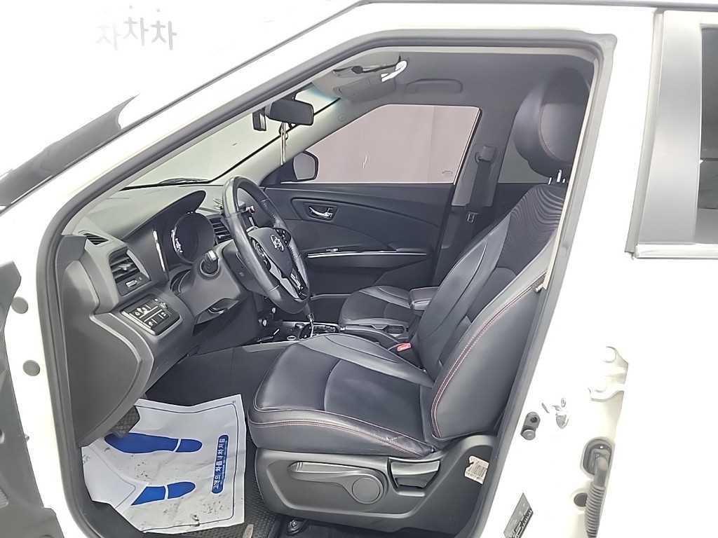 Ssangyong Tivoli - Vista 11