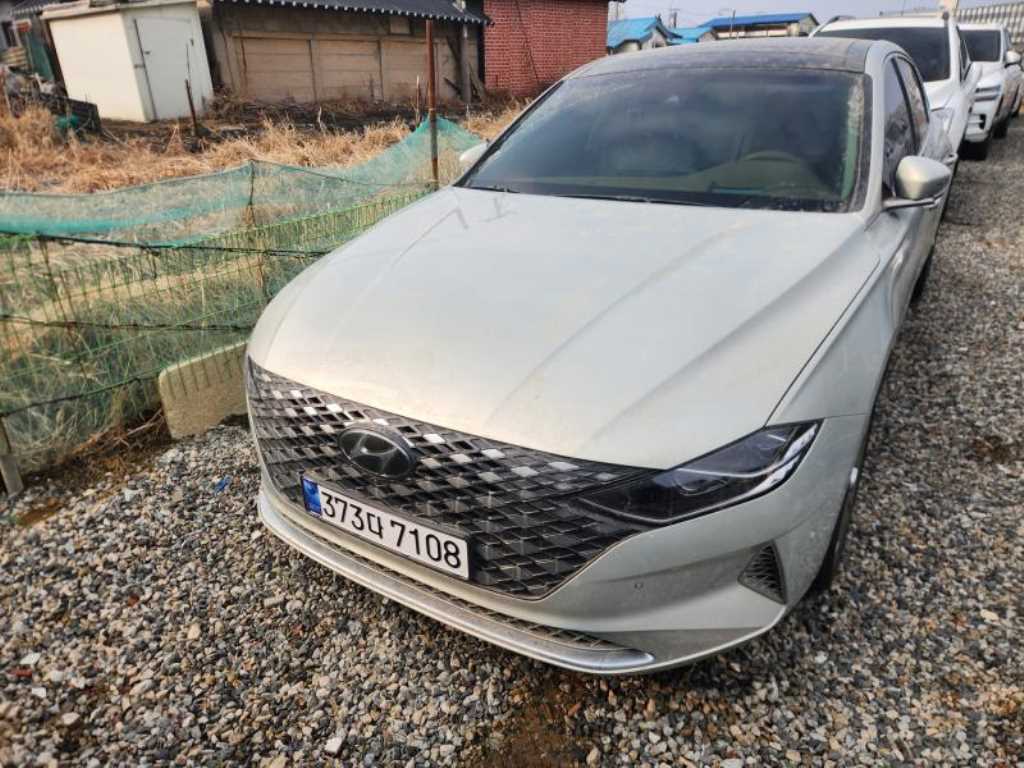 HYUNDAI Grandeur - Vista 2