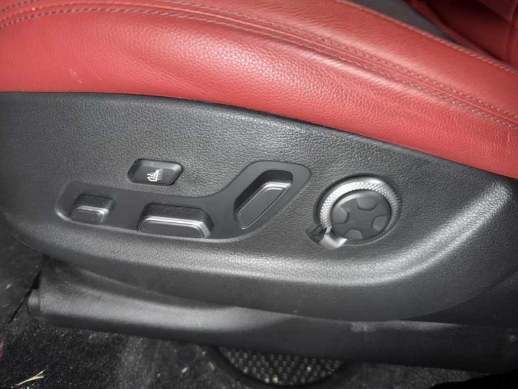 Genesis GV70 - Vista 9