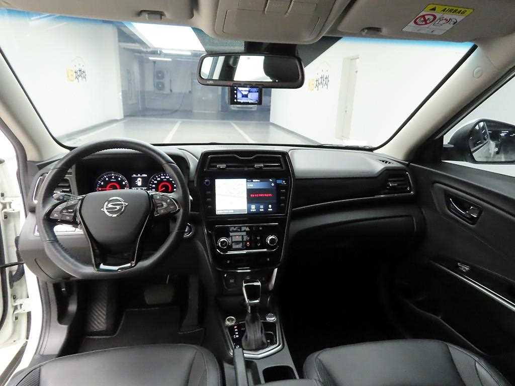 Ssangyong Tivoli - Vista 8