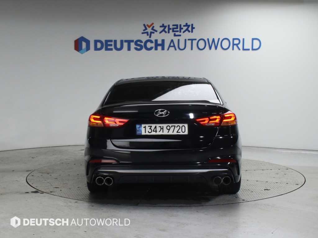 HYUNDAI Avante - Vista 4