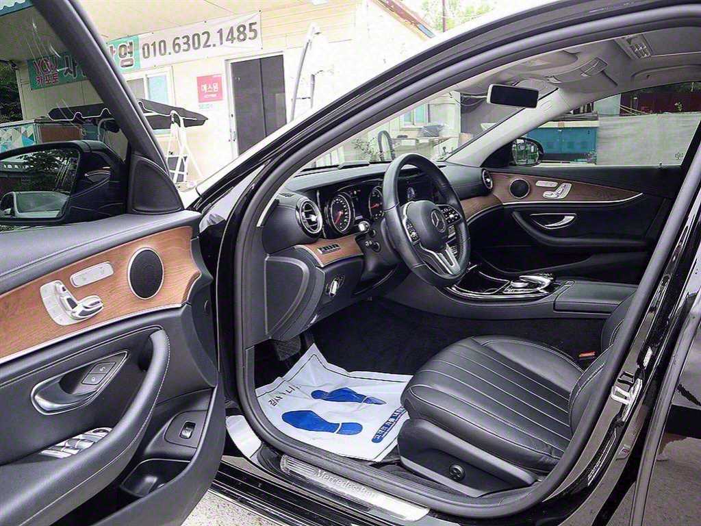 Mercedes Benz E class - Vista 6