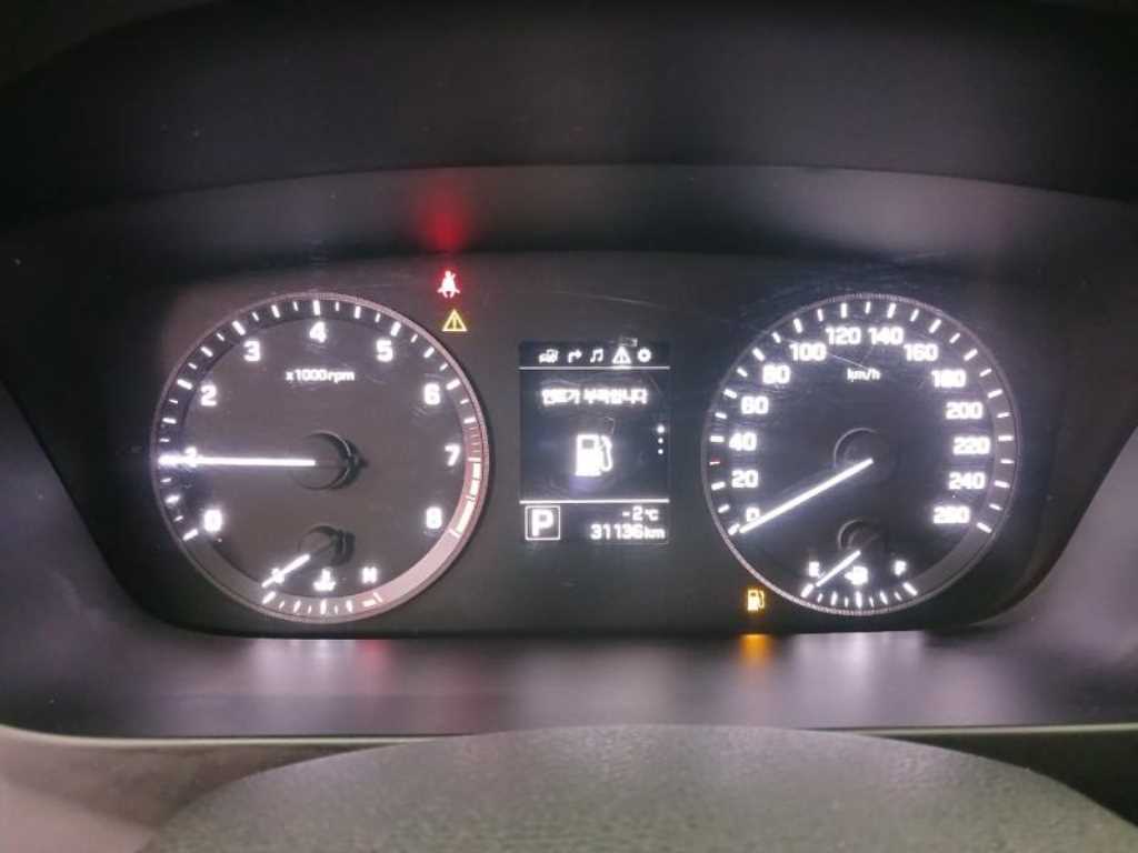 HYUNDAI Sonata - Vista 9