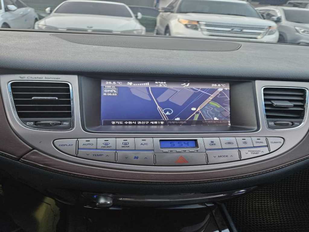 HYUNDAI Genesis - Vista 8