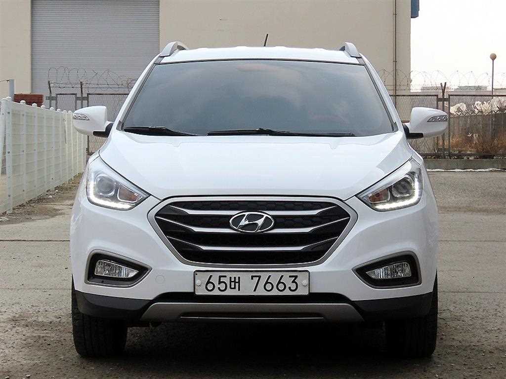 HYUNDAI Tucson 2015 Blanco - Importación desde Corea - HF Imports Iquique - Foto 1