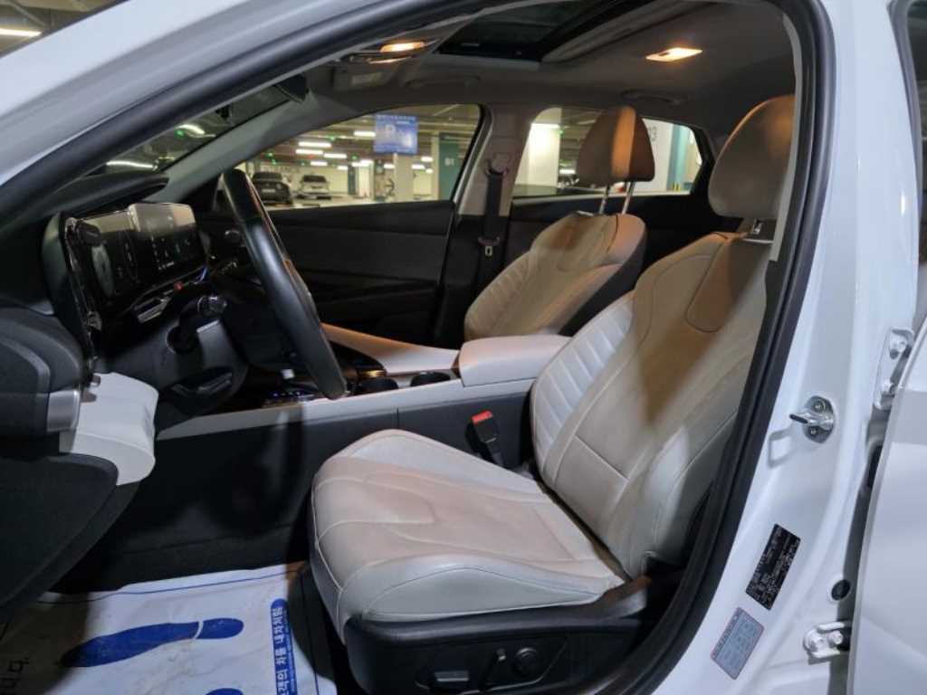 HYUNDAI Avante - Vista 7