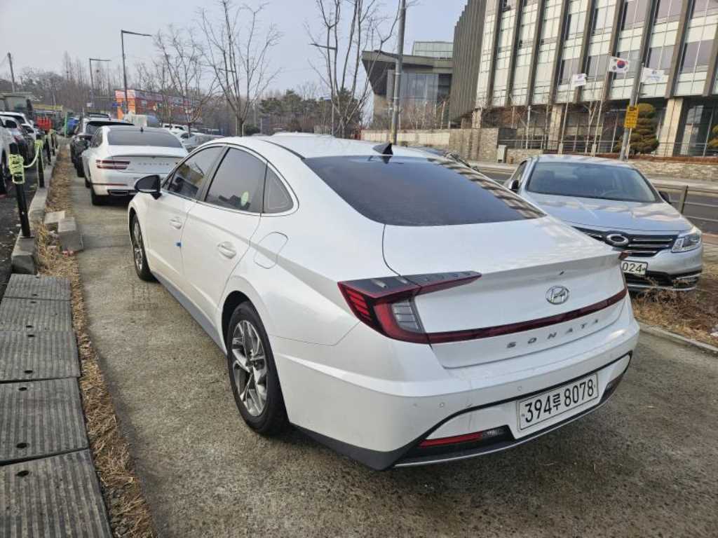 HYUNDAI Sonata - Vista 4