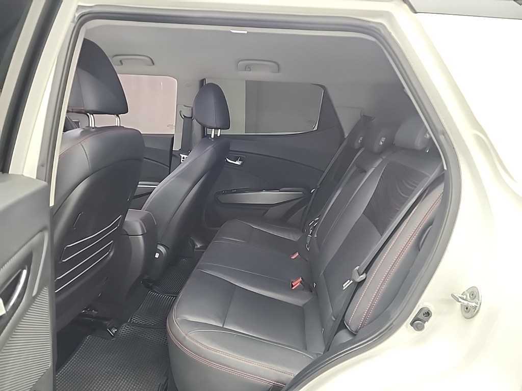 Ssangyong Tivoli - Vista 12