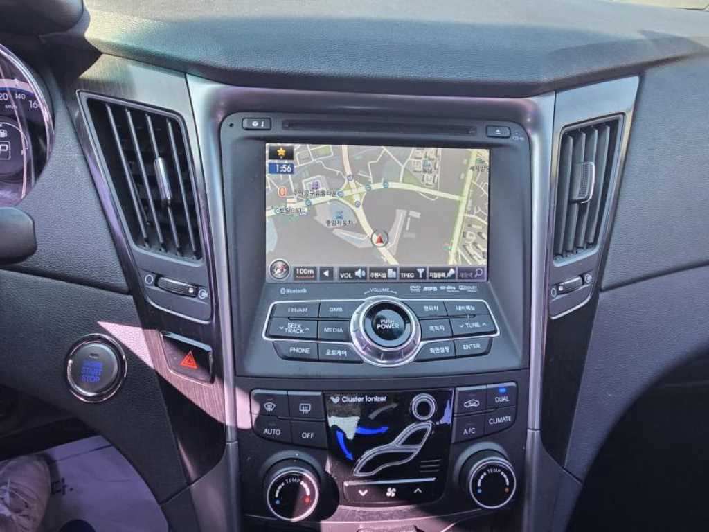 HYUNDAI Sonata - Vista 10