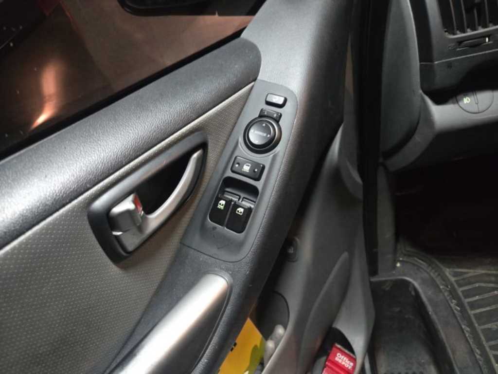 HYUNDAI Starex - Vista 5