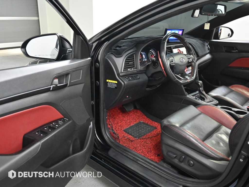 HYUNDAI Avante - Vista 11