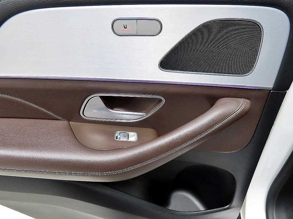 Mercedes Benz GLE Class - Vista 12