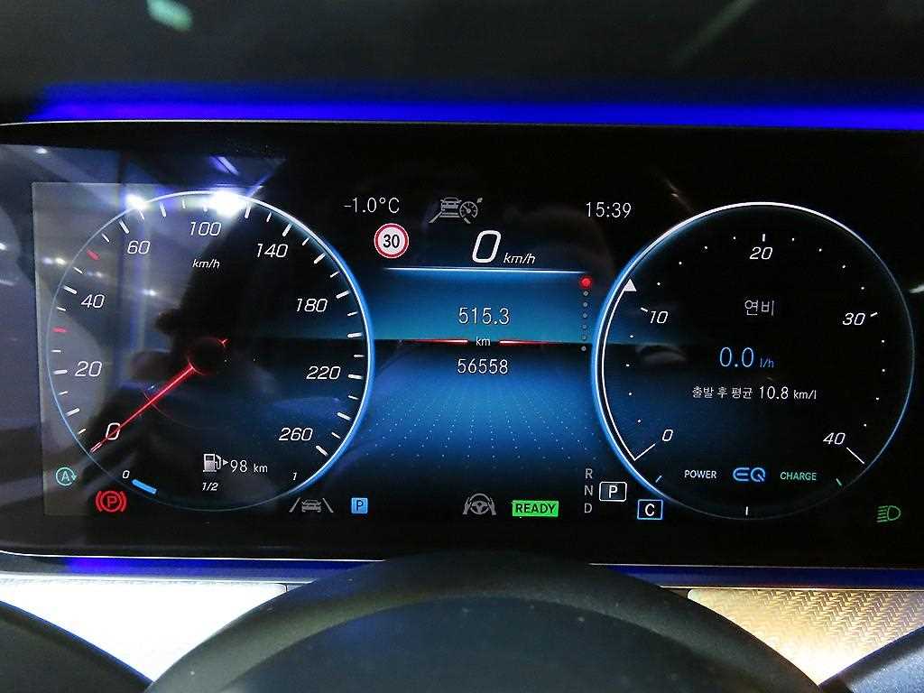 Mercedes Benz E class - Vista 9