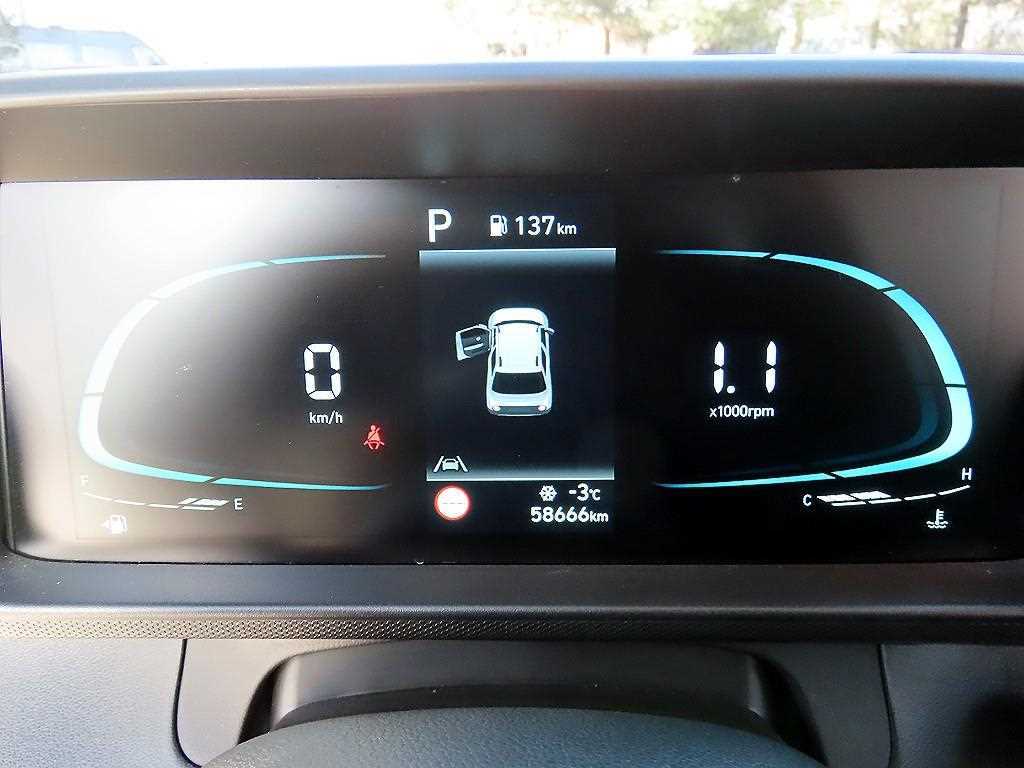 HYUNDAI Casper - Vista 9