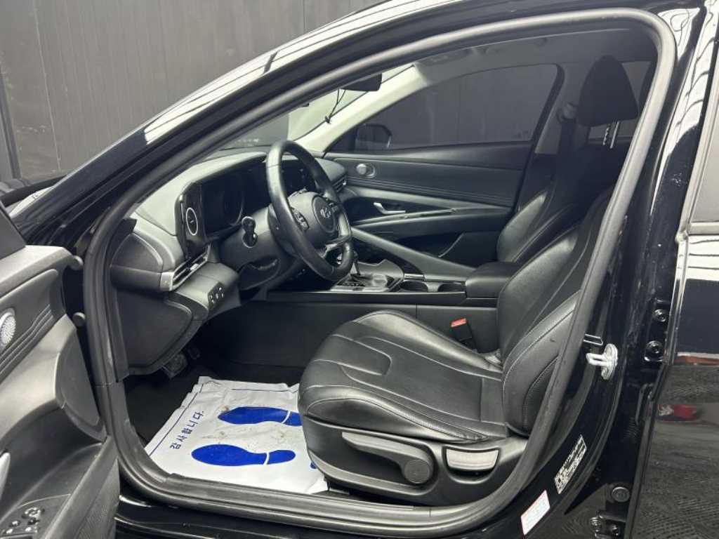 HYUNDAI Avante - Vista 6