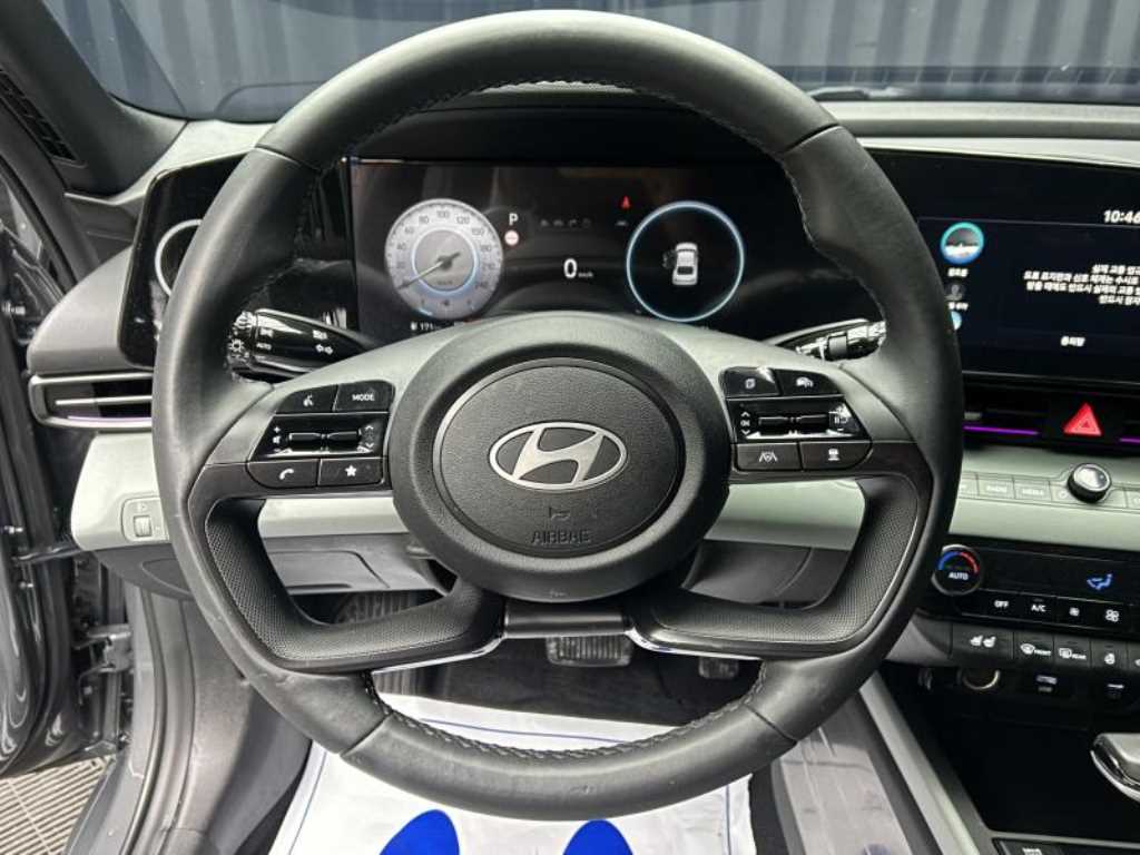 HYUNDAI Avante - Vista 8