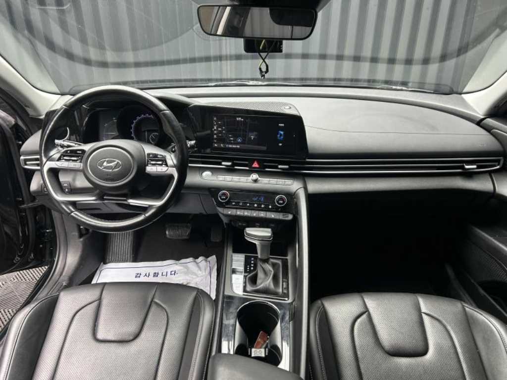 HYUNDAI Avante - Vista 7