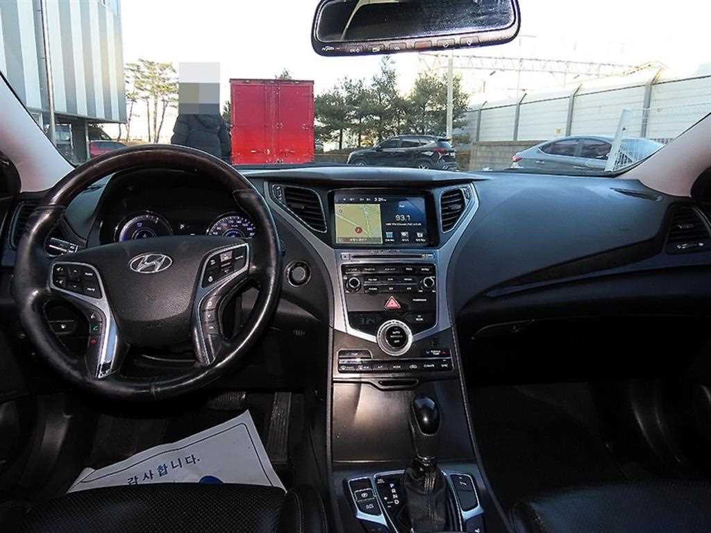 HYUNDAI Grandeur - Vista 7