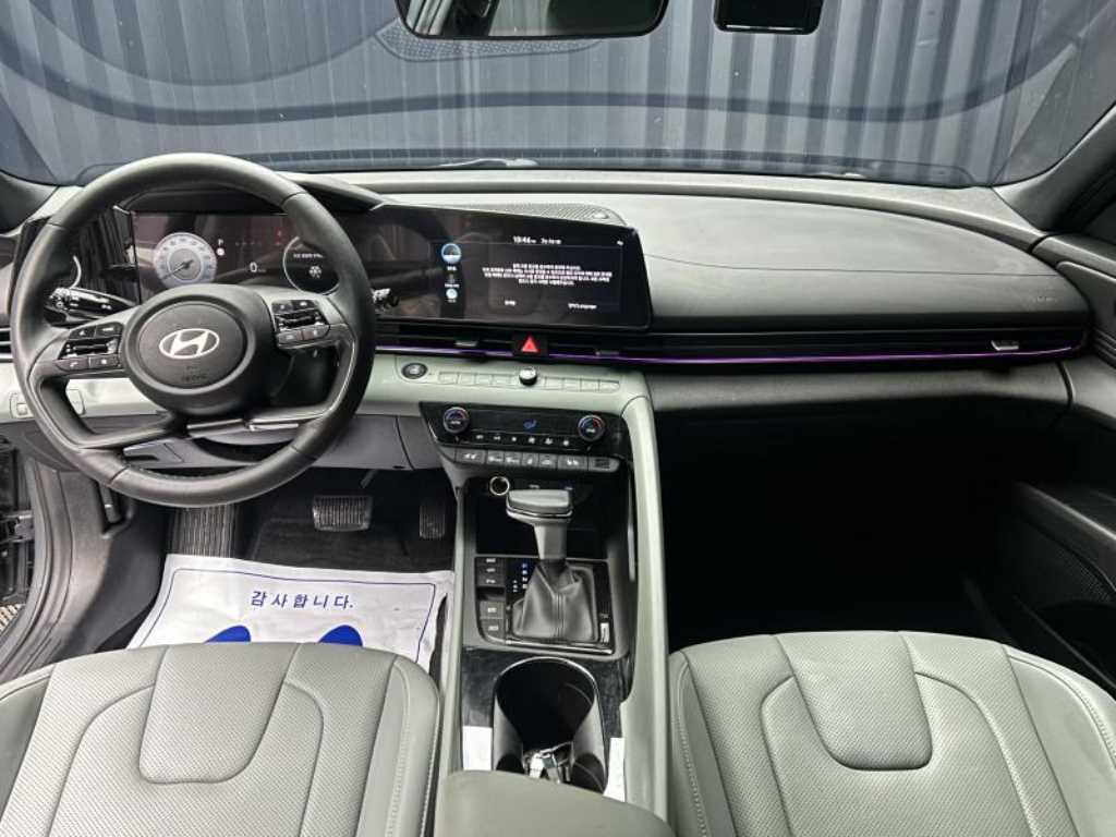 HYUNDAI Avante - Vista 7