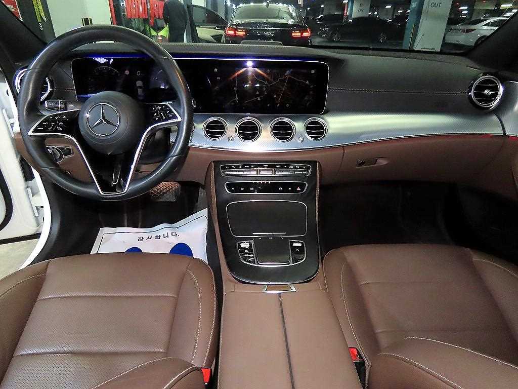 Mercedes Benz E class - Vista 10