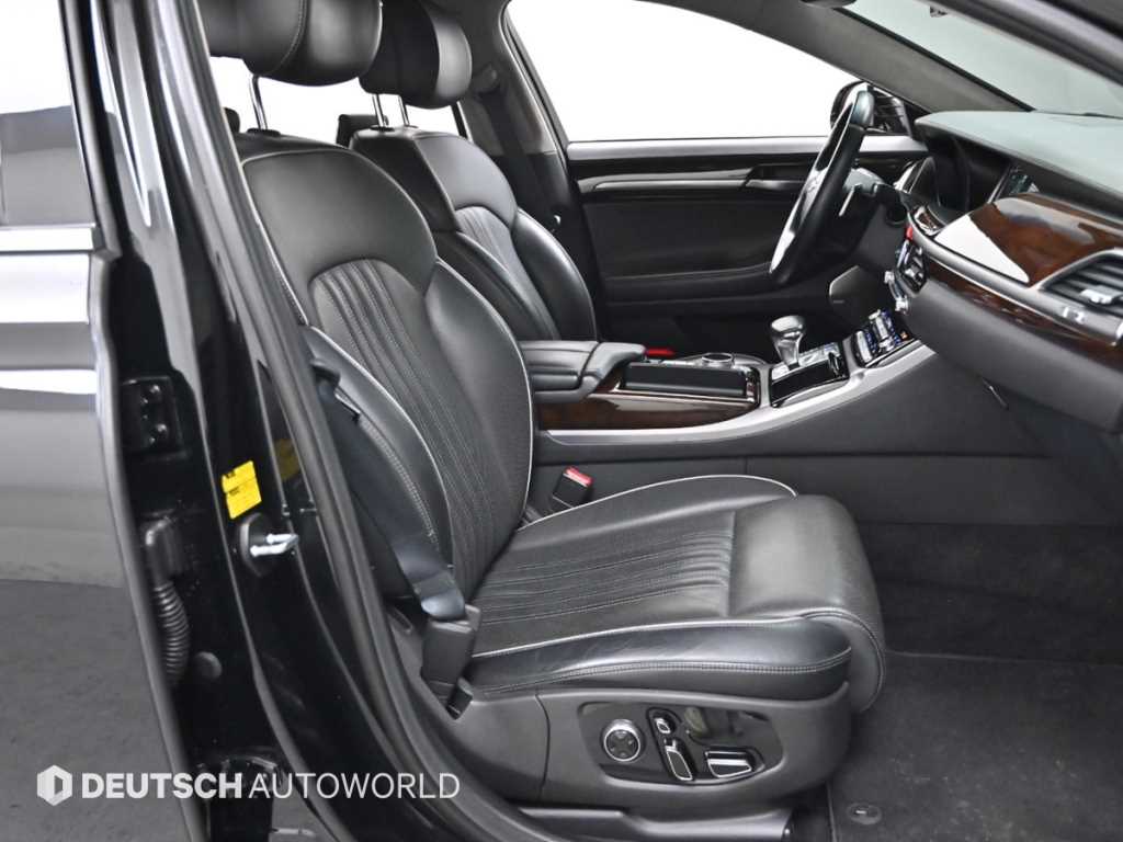 Genesis EQ900 - Vista 10