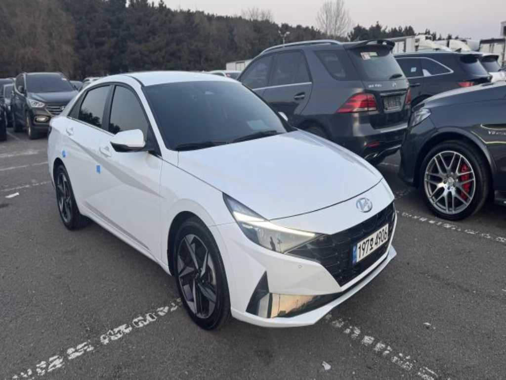 HYUNDAI Avante - Vista 3