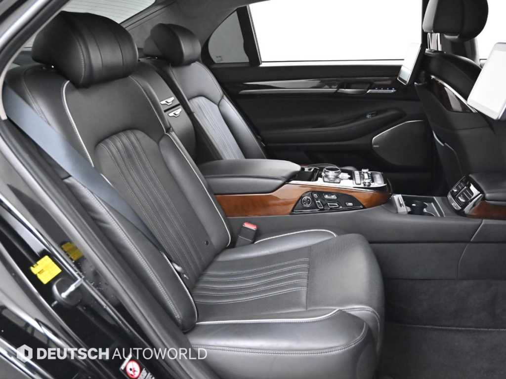 Genesis EQ900 - Vista 12