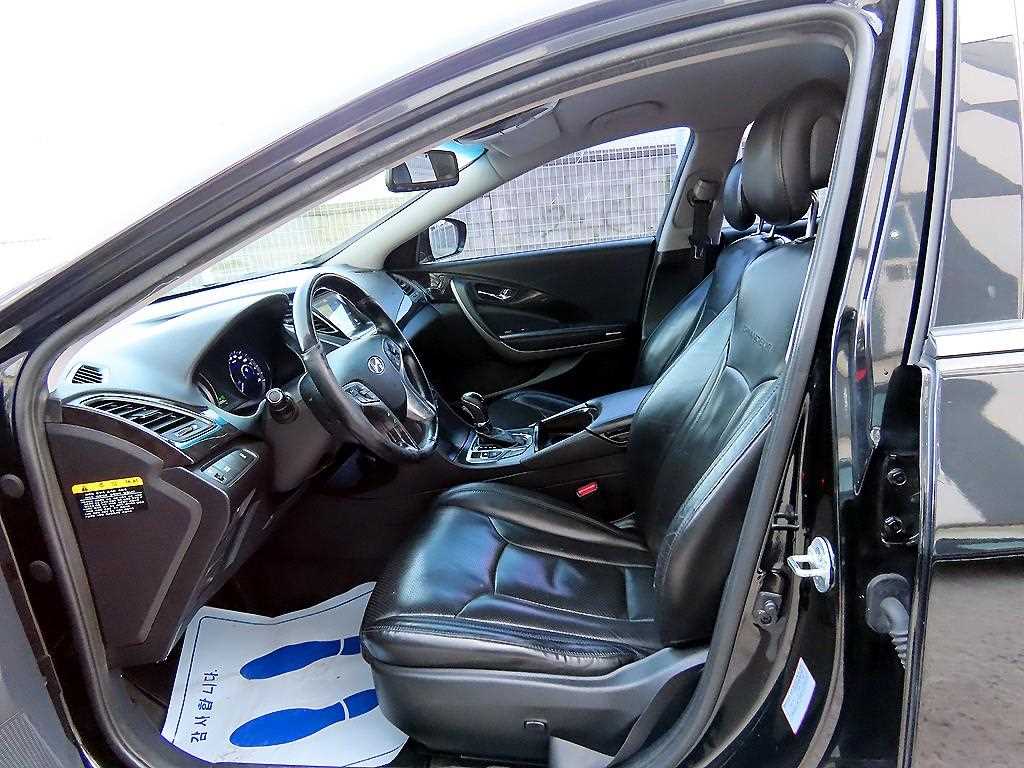 HYUNDAI Grandeur - Vista 5